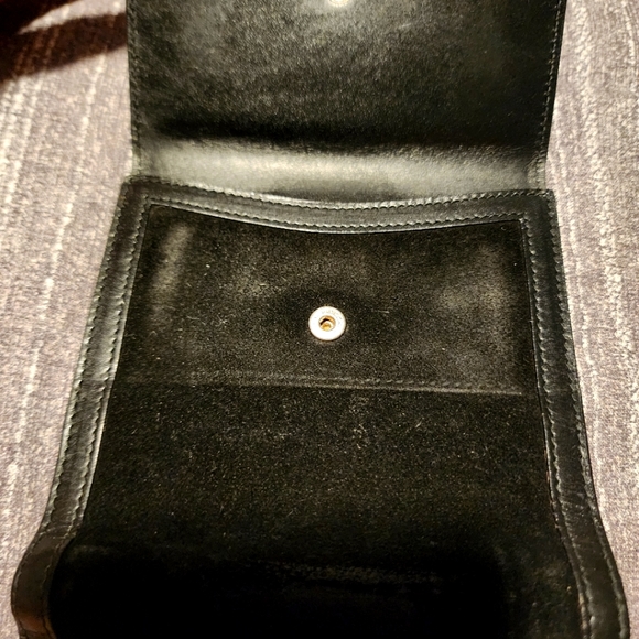 Authentic GUCCI - Suede and Leather Bi-Fold Wallet - Picture 4 of 14